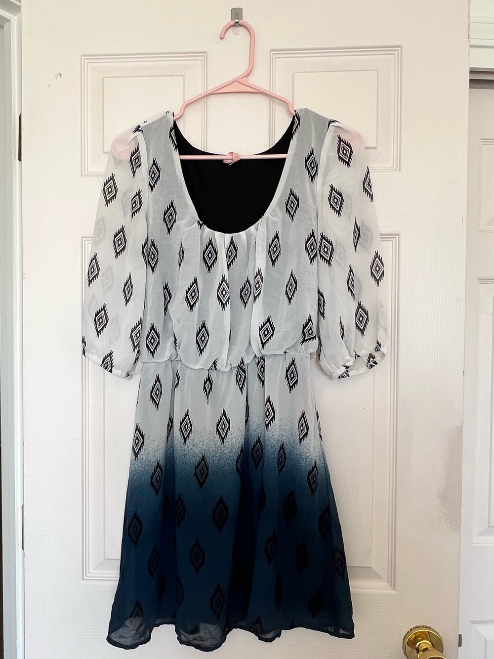 Source Unknown White and Navy Ombre Geometric Long Sleeve Dress